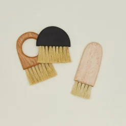Curly Cherry Brush