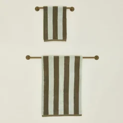 Essential Towel Bar