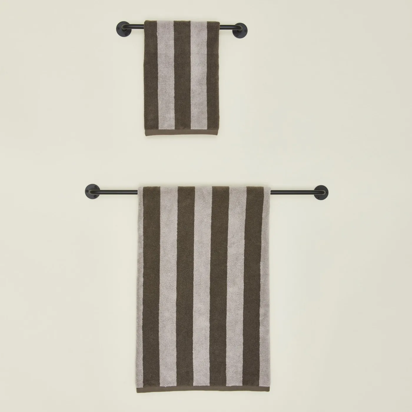 Essential Towel Bar