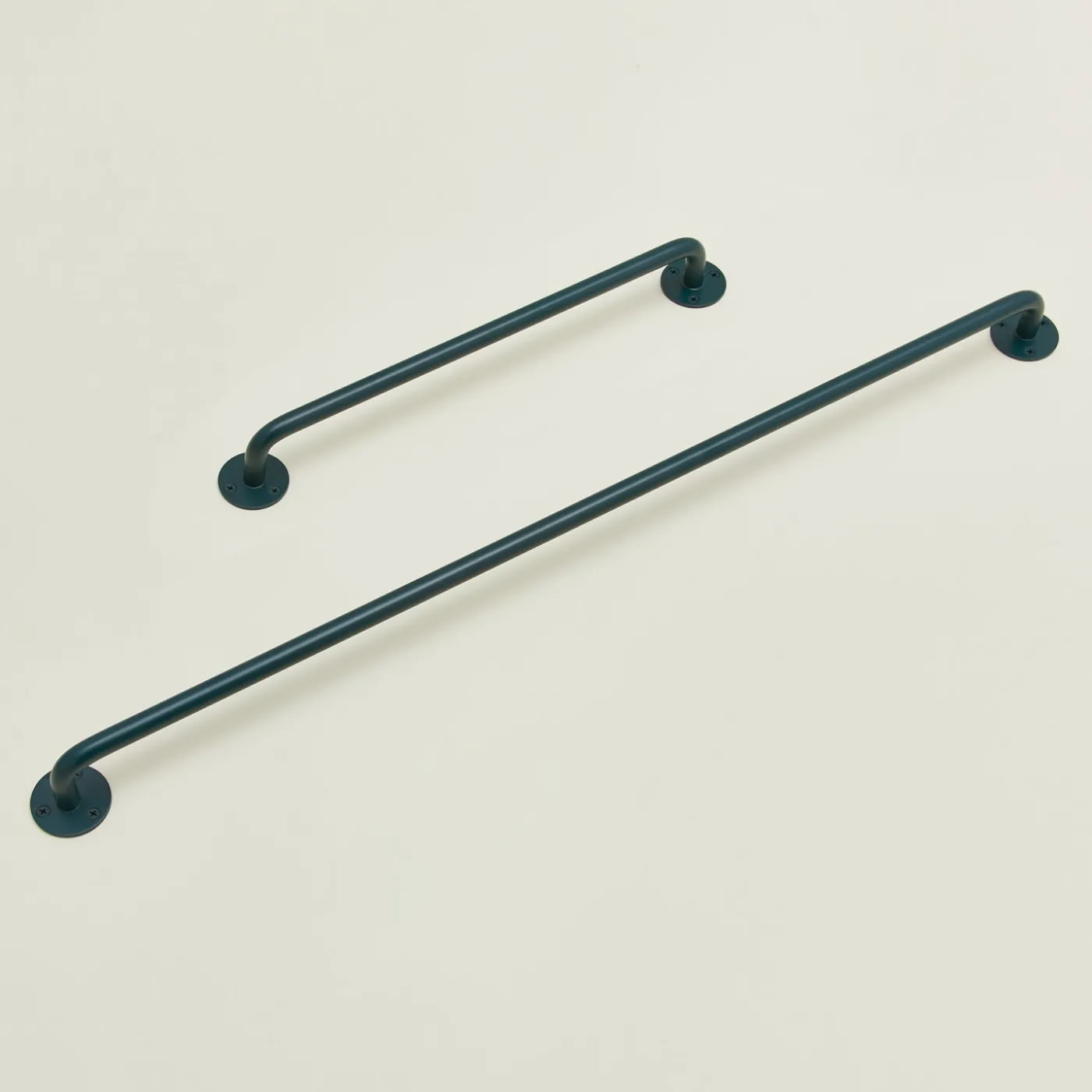 Essential Towel Bar
