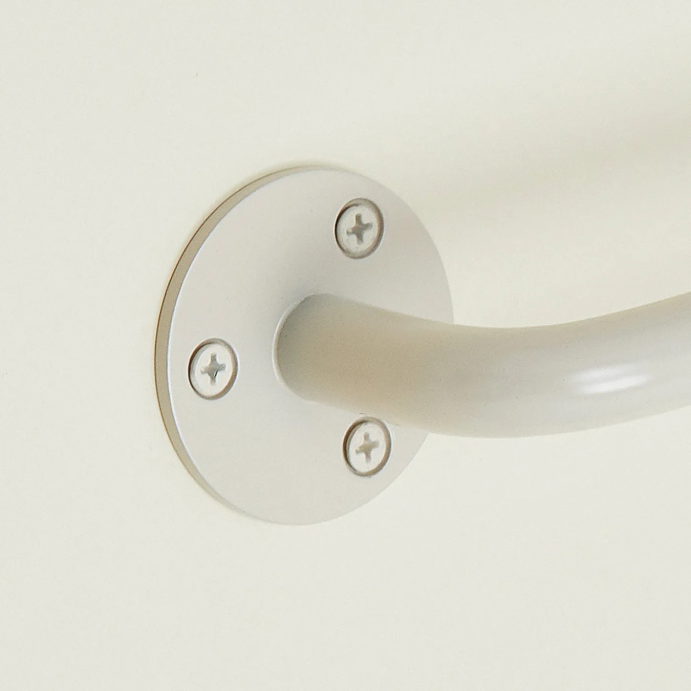 Essential Towel Bar