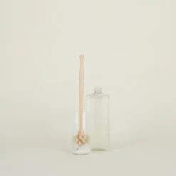 Essential Wood Glass Brush