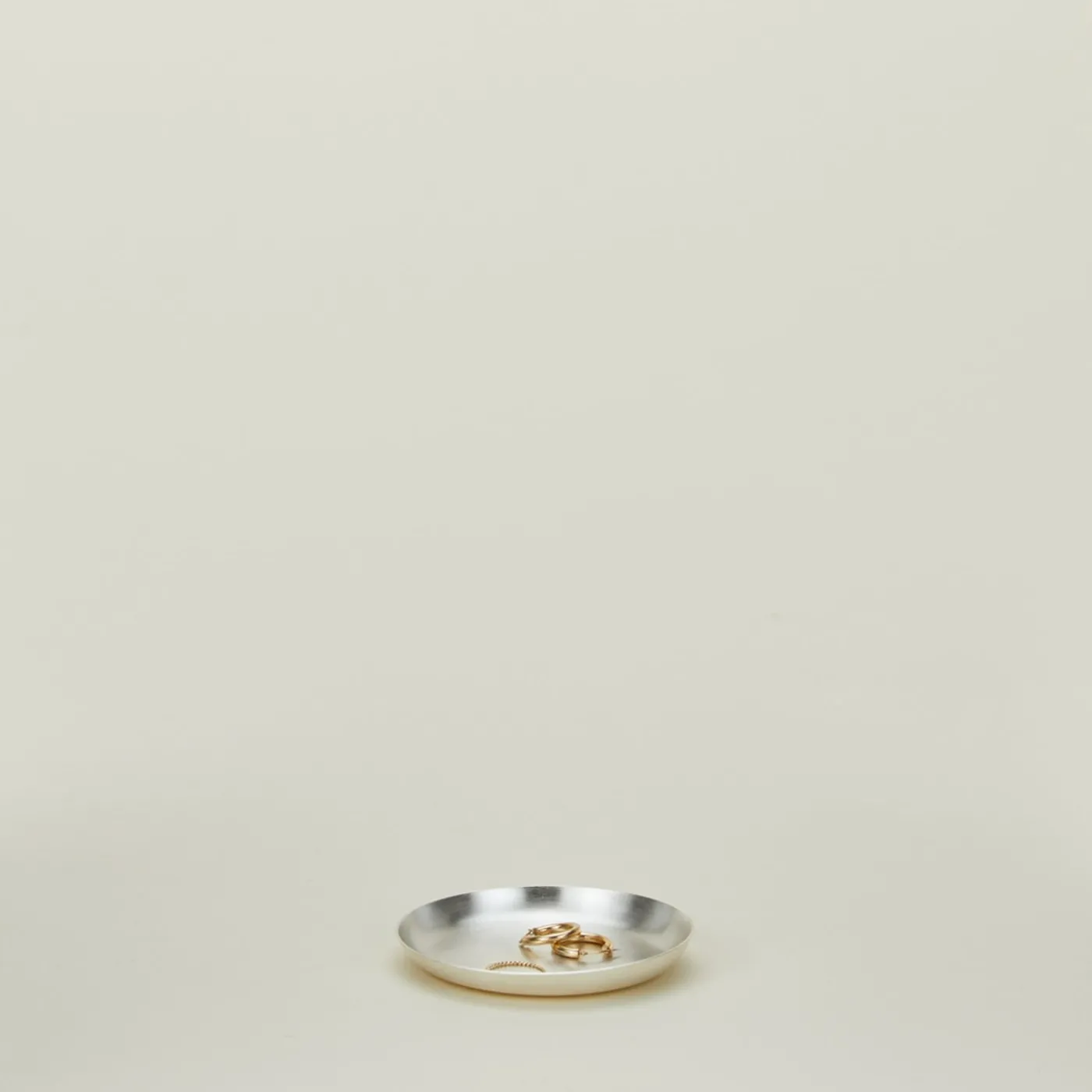 Round Silver Plate