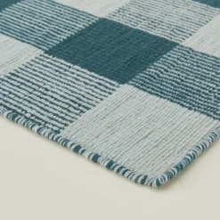 Simple Plaid Runner